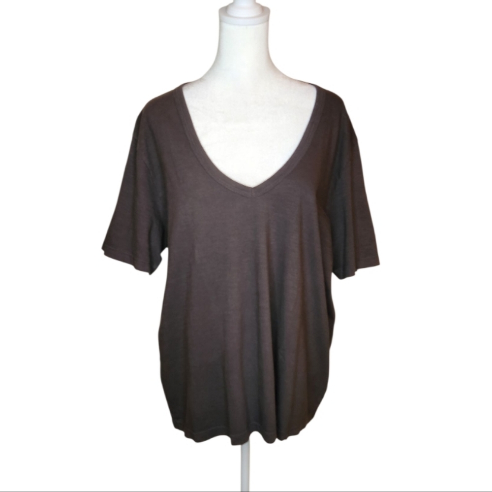 Faherty Women's Short Sleeve V-Neck Tee in Charcoal Brown